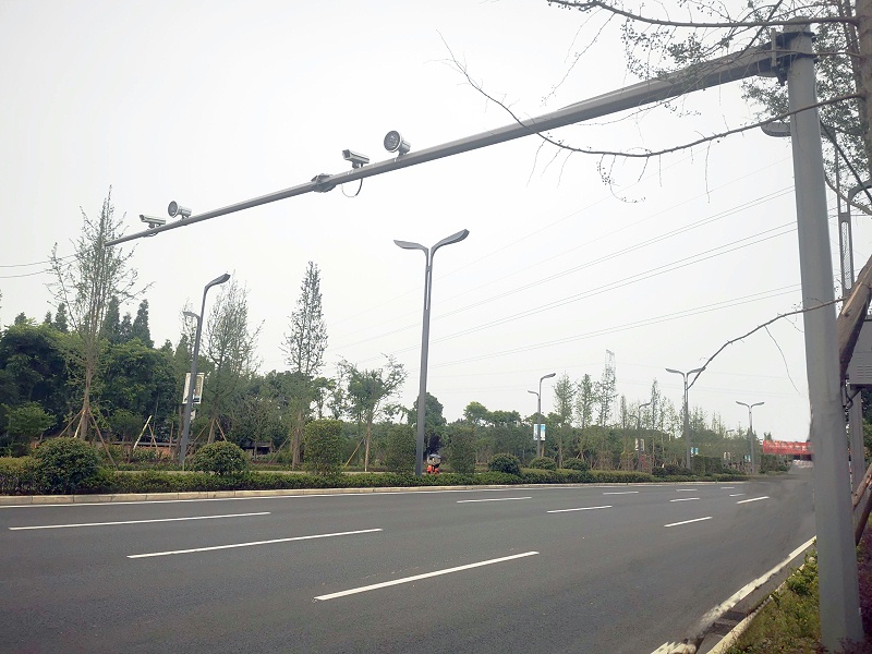 菲尼特道路监控杆