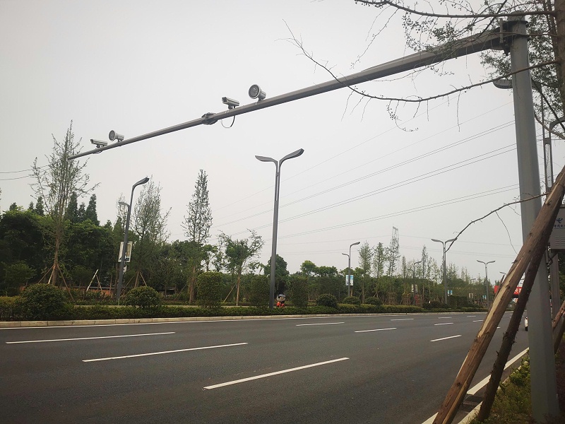 菲尼特道路监控杆